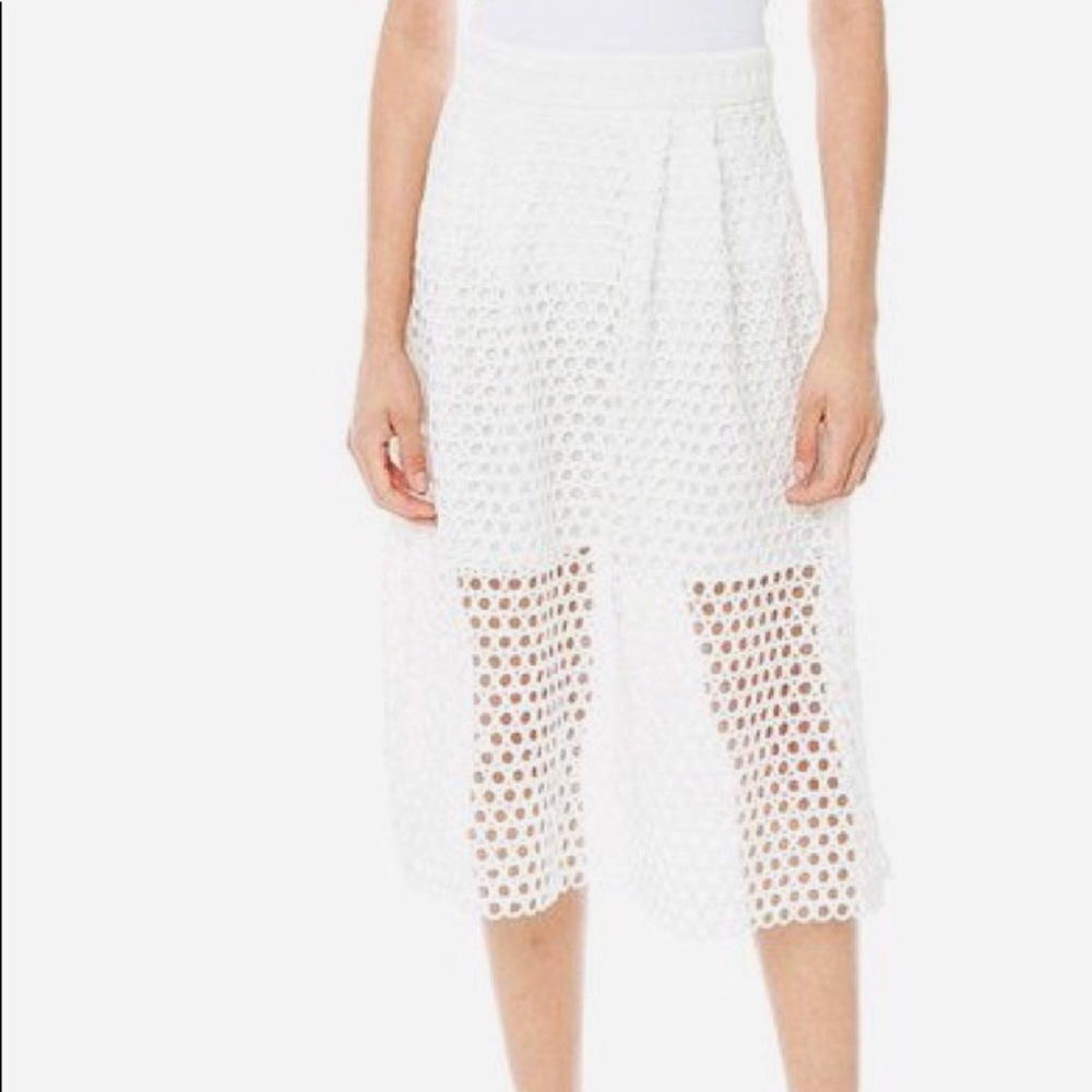 White skirt - Picture 2 of 2